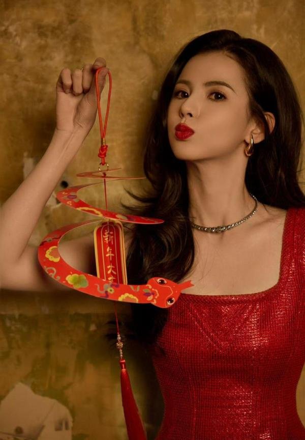 美女演员：福建厦门姑娘——黄日莹