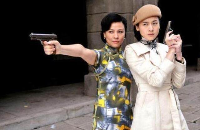 事业当红时嫁为人妻，离婚后独自抚养儿子13年，苏瑾如今怎样了？