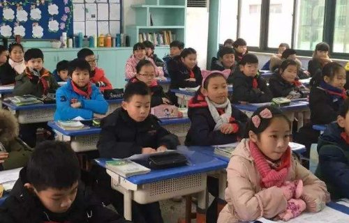一年级小学生成长记录册怎么写?