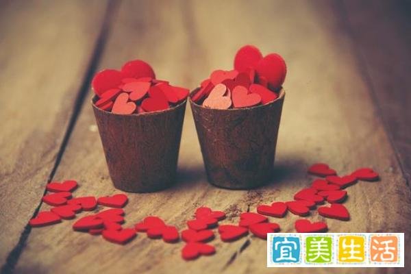 新娘闺蜜喊话:新郎家务要做全,不要偷藏私房金