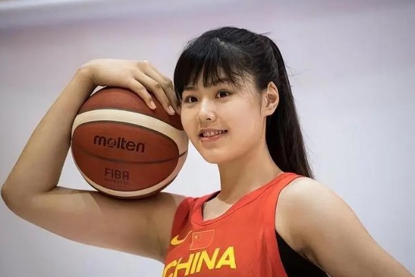 李月汝身高
