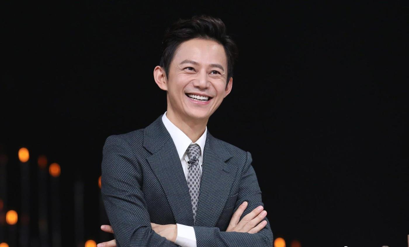 何炅收礼事件发酵至今,圈内有哪些好友为其发言辩护?