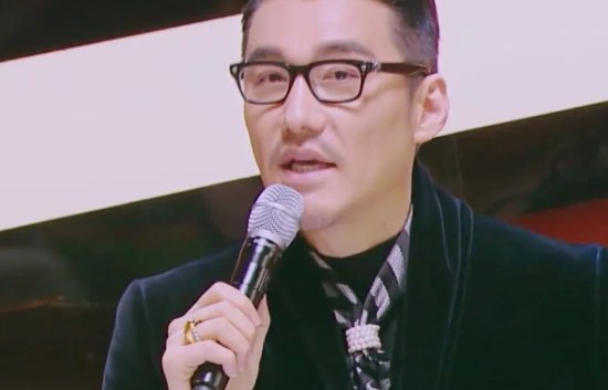 惜败给刘雯组后，导师胡兵自责落泪，当场人员有何反应？