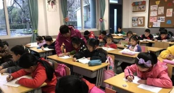 课后服务一学期3300元,合理吗?教育局回复!网友:换我求之不得
