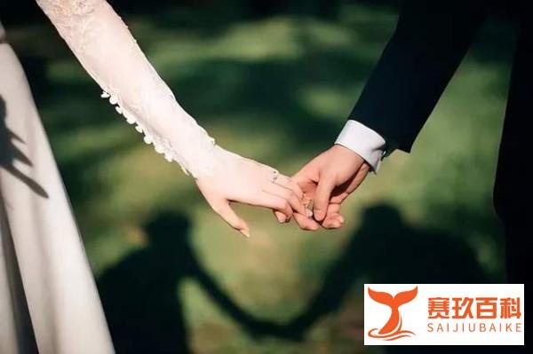 37岁女子喜当婆婆?当事人回应:儿子是亲生的!