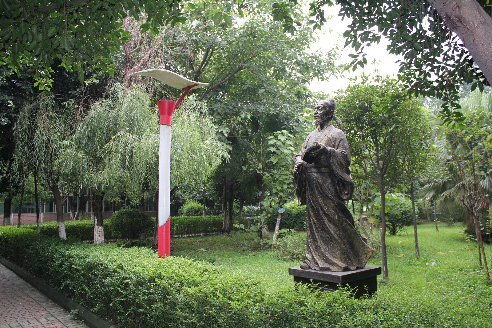 为什么在杜甫的诗词中没有出现一次“闲”这个字?