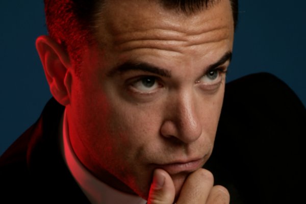 为什么robbie williams叫做乐坛坏小子啊？