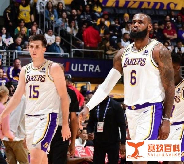 詹姆斯复出职业生涯第二次替补,湖人输球不敌,詹姆斯还被嘲讽