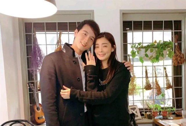 嫁给小7岁帅气演员，什么使得37岁的夏如芝很美很幸福？