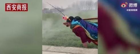 儿媳妇帮婆婆土味圆梦美猴王 究竟是什么画面？