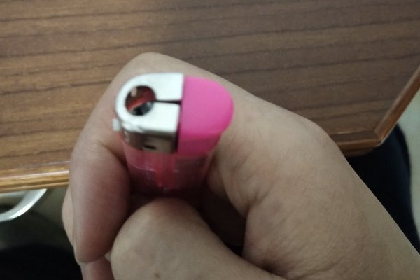 如何组装一个打火机?