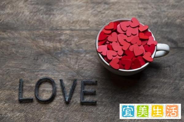 新娘闺蜜喊话:新郎家务要做全,不要偷藏私房金