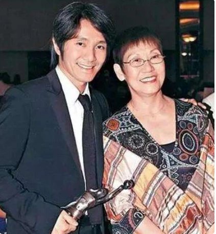 周星驰母亲凌宝儿：2次棒打鸳鸯，讨厌于文凤，罗慧娟怨她一生，你怎么看？