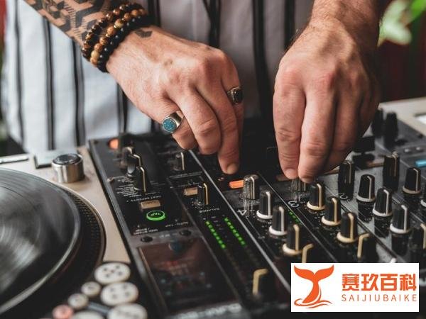 三款视频伴音提取工具大比拼：2025 年新手老手选哪款？