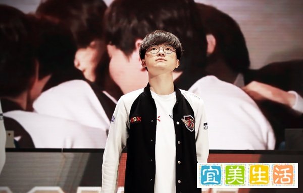 G2晋级总决赛 SKT止步四强！当Faker手抖那一刻，粉丝泪目