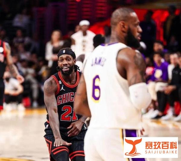 詹姆斯复出职业生涯第二次替补,湖人输球不敌,詹姆斯还被嘲讽