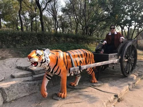 老虎拉车的歇后语。