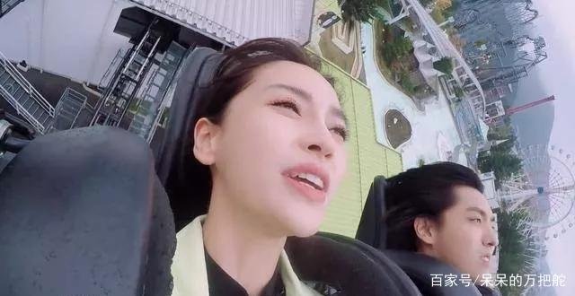 杨颖晒出豪宅种菜照片,却因一个细节被指摆拍痕迹明显,她是又要翻车吗?
