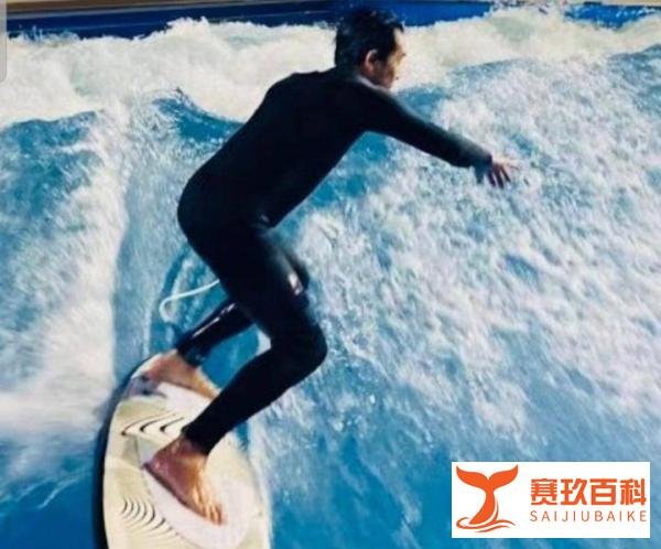 刘嘉玲曝梁朝伟近照，影帝学新技能获爱妻鼓励， 被夸表情羞涩？