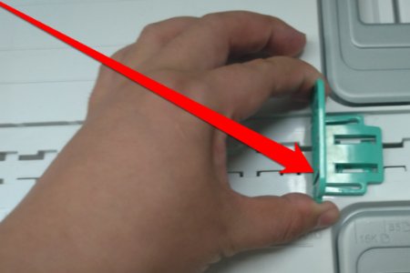 MFC-7340打印机纸盒怎么很难打开?