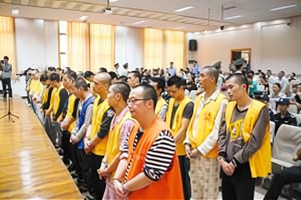 浙江黑社会组织“国际帮”:学生做了黑老大,娶妻后仍不踏实,后来怎样?
