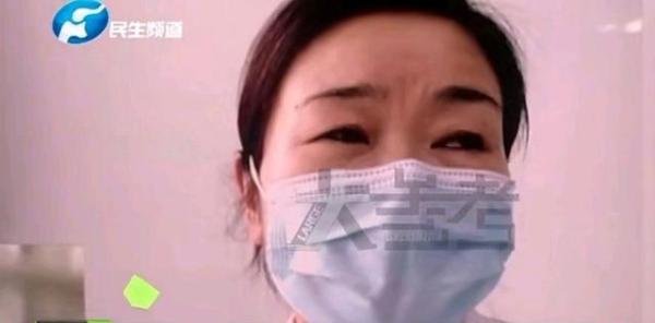 河南一流浪女子身怀28万现金，送救助站后被弟弟接走，金钱动人心