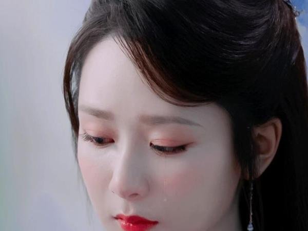 杨紫发文说看了阳光姐妹淘哭惨了