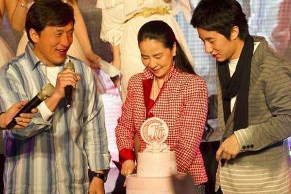 从房祖名和柯震东看,有一个有钱有名有地位的老爸究竟有多么重要?
