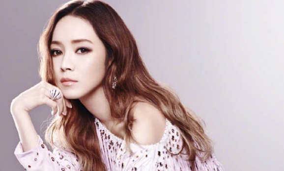 侯佩岑母亲含泪回应荒唐情史,靠情人养大女儿?