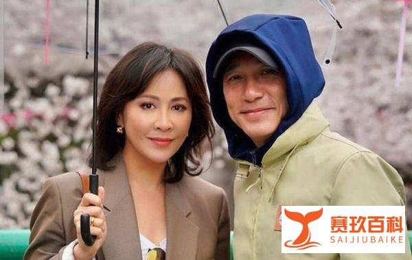 刘嘉玲曝梁朝伟近照，影帝学新技能获爱妻鼓励， 被夸表情羞涩？
