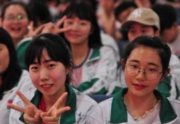 高考将调整录取批次，不再区分一二三本，对学生是好事还是坏事