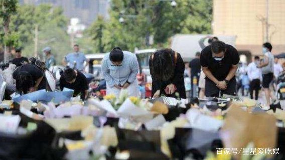 郑州地铁五号线在车厢里为大家加油鼓劲的女子去世了，究竟发生了什么？