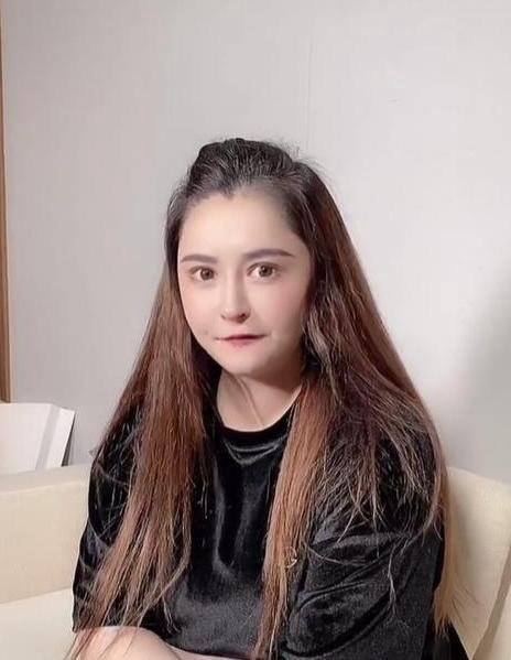 李心艾胖到认不出,减肥半年没能成功,自嘲道:我是可爱到膨胀