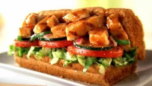 赛百味鲍鱼大虾照烧鸡肉三明治的热量怎么样？