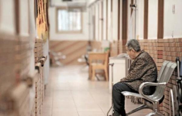 大爷半年骂走20个保姆:90后独生子女遇难题,父母老了怎么办?