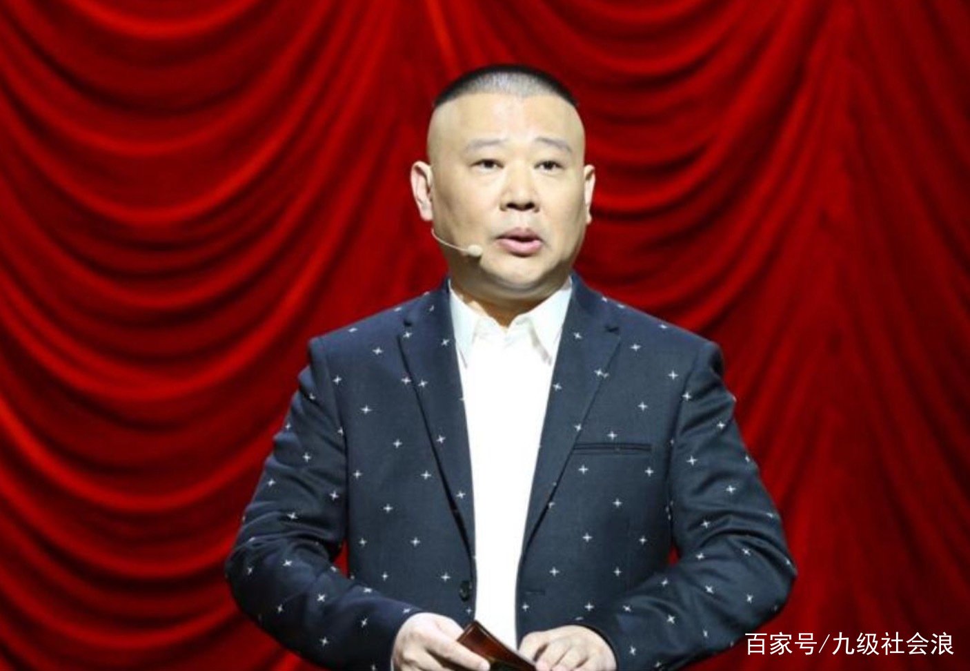 看不起郭德纲，卖假药娶“闺女”被赶出相声界，陈寒柏后悔么？