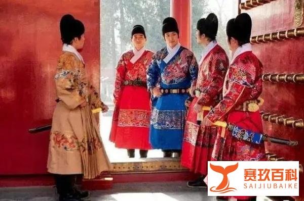 大学生扮锦衣卫迎客被批没文化,官方回应:正在核实了解!