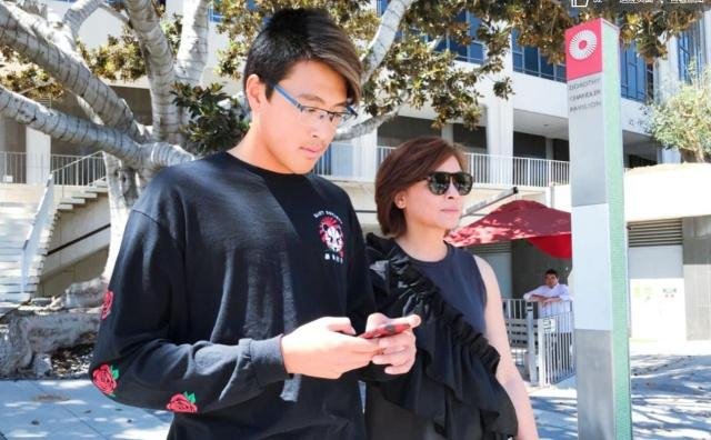 事业当红时嫁为人妻，离婚后独自抚养儿子13年，苏瑾如今怎样了？