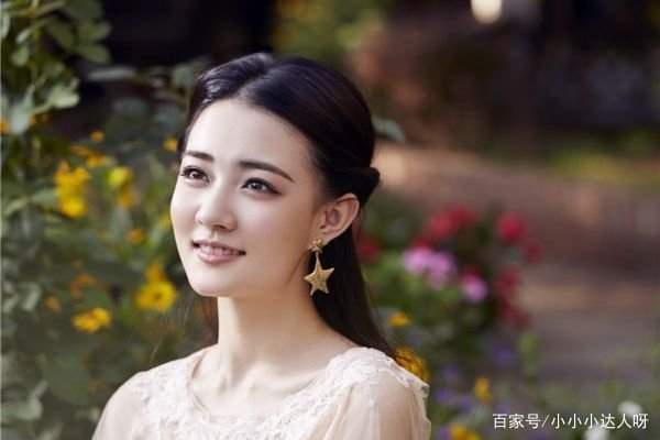 英气逼人的徐璐在之前是一位军人,如果不进娱乐圈,她留在部队会怎么样?
