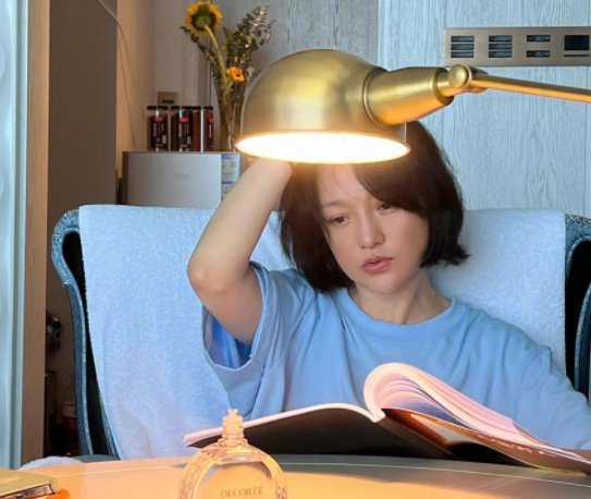 周迅《不完美受害人》新路透曝光,一头利落短发随风轻扬,她的造型如何?