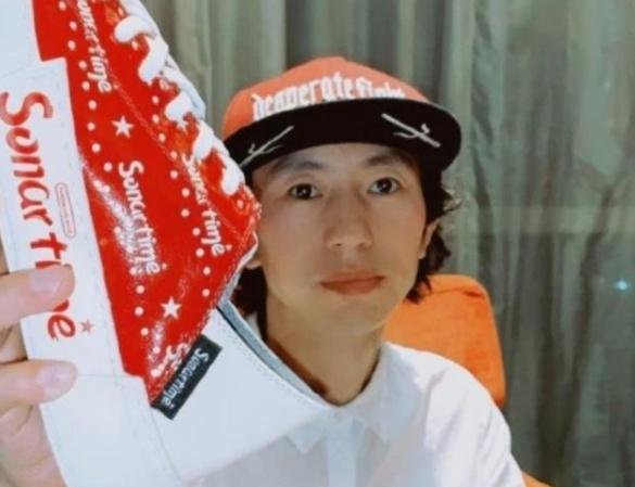 网传歌手庞麦郎已出院，精神状况很不好，经纪人称随时可以复出