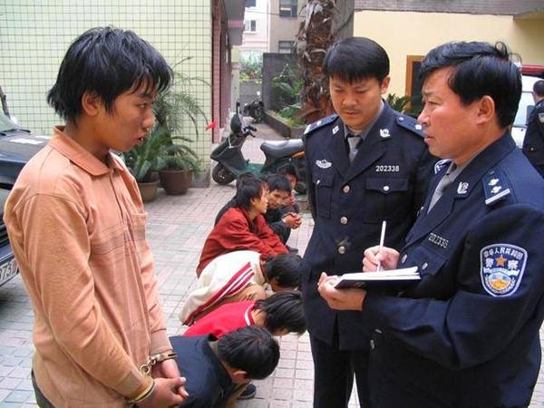 浙江黑社会组织“国际帮”:学生做了黑老大,娶妻后仍不踏实,后来怎样?