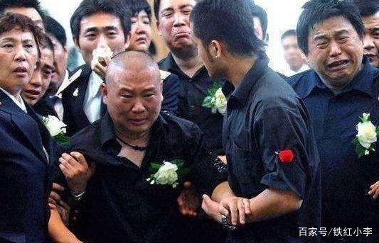 郭德纲发文怀念恩师侯耀文,先生古稀徒儿半百,十四载白云沧海,你怎么看?