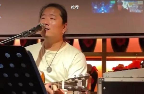 41岁流浪歌手转行卖烧烤:改善生活的同时,更保持了音乐梦想