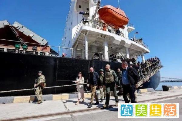亚速钢铁厂“大鱼”有救了?乌指挥官喊话特殊人物,此事果不简单