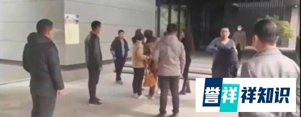 买房烂尾,欠贷百万,被开发商打回老家:亮亮丽君,让人心疼