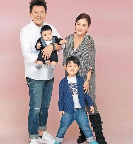 庹宗康结婚孙鹏没去(庹宗康结婚记者会)